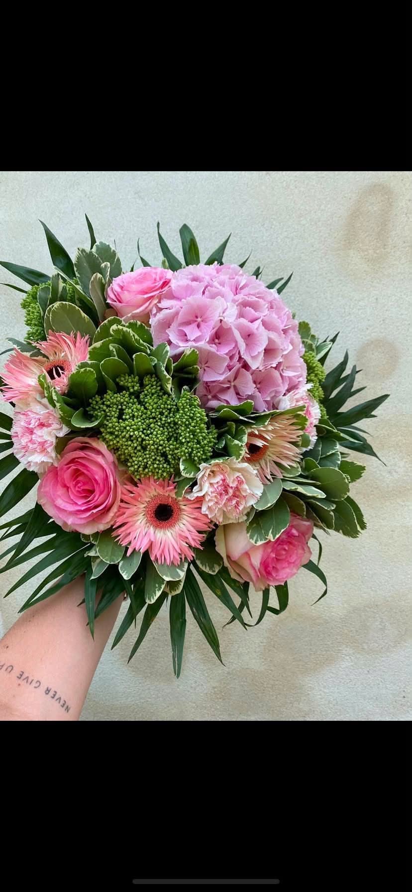 Bouquet de fleurs de saison réalisé par Cloclo Flowers